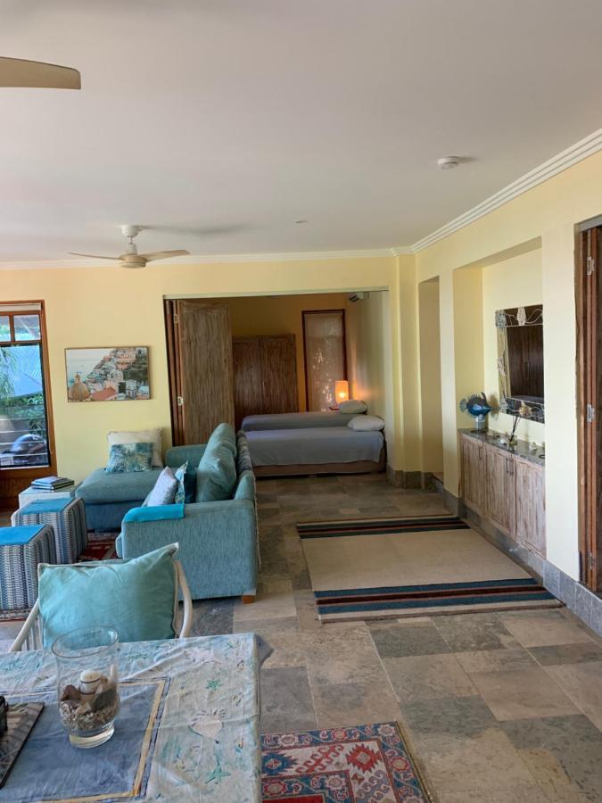 Beachfront Dolphin Cabin Oak Beach Kültér fotó